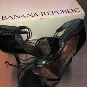 Banana Republic black satin lace up heels size 9